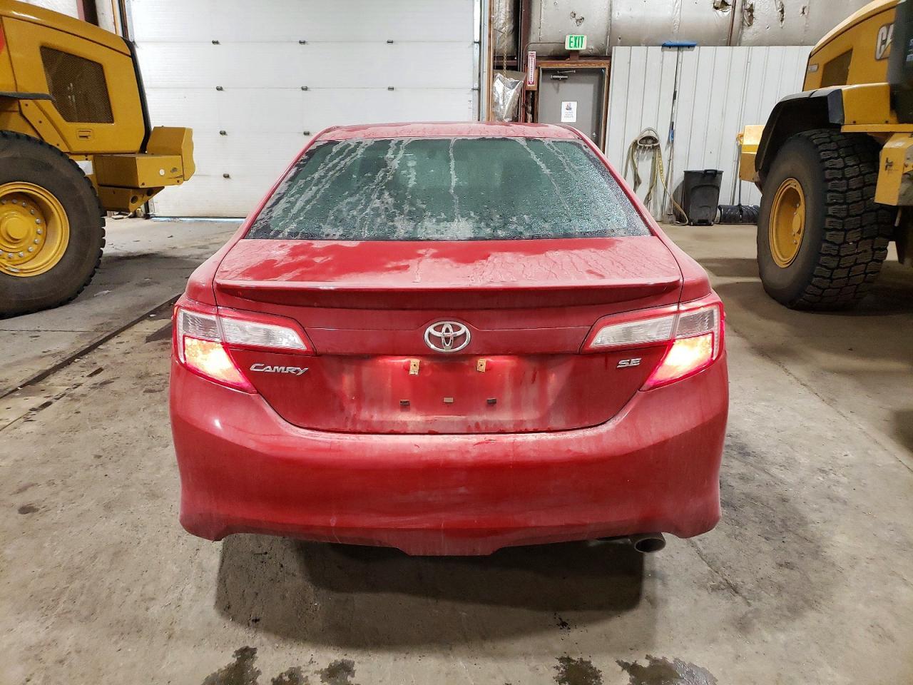 2014 TOYOTA CAMRY