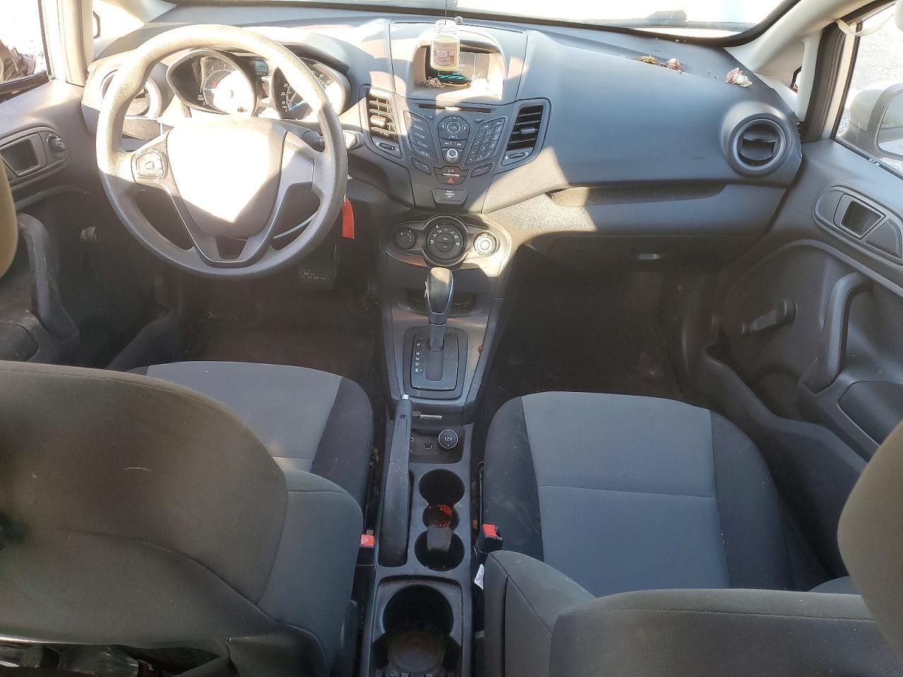 2016 FORD Fiesta