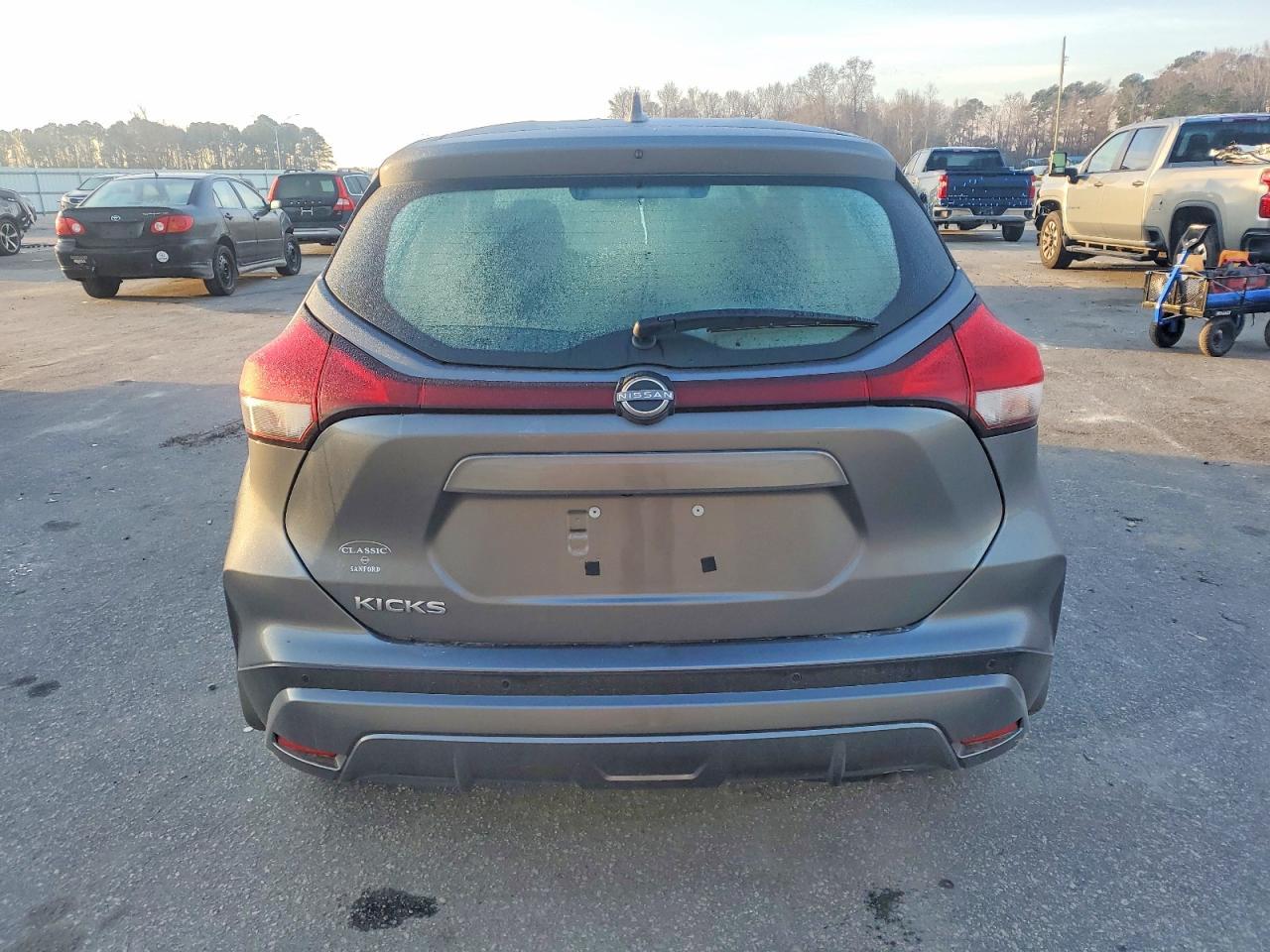 2025 NISSAN KICKS