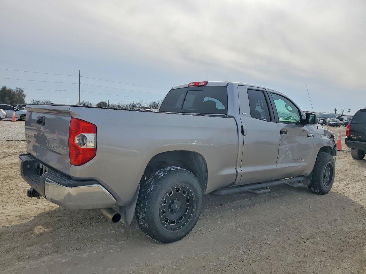 2015 TOYOTA TUNDRA