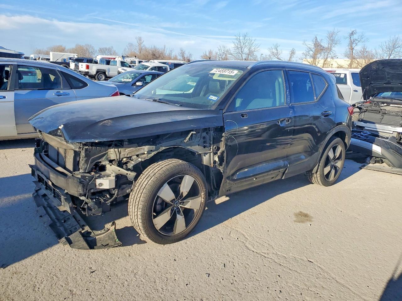 2020 VOLVO XC40