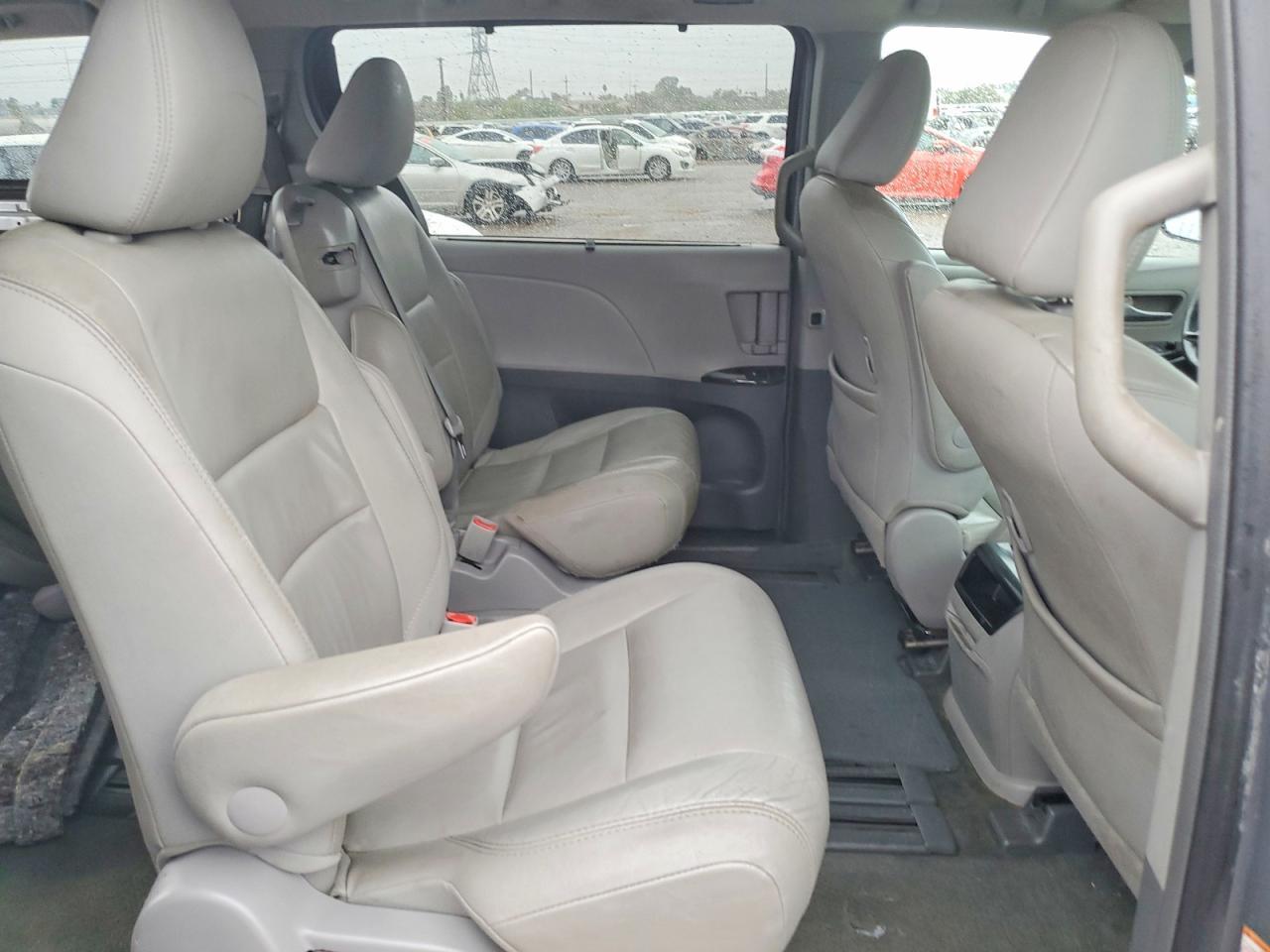 2015 TOYOTA SIENNA