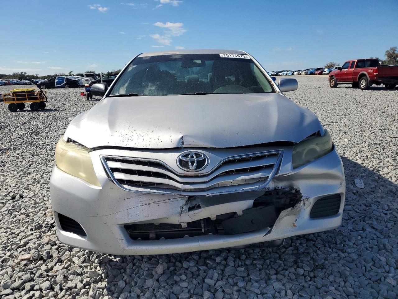 2011 TOYOTA CAMRY