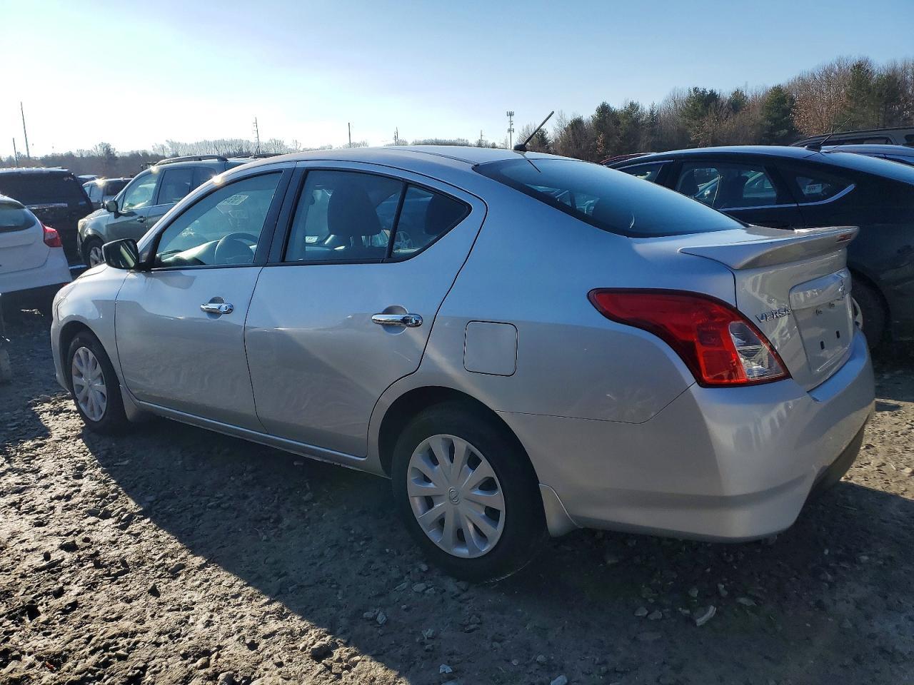 2017 NISSAN VERSA