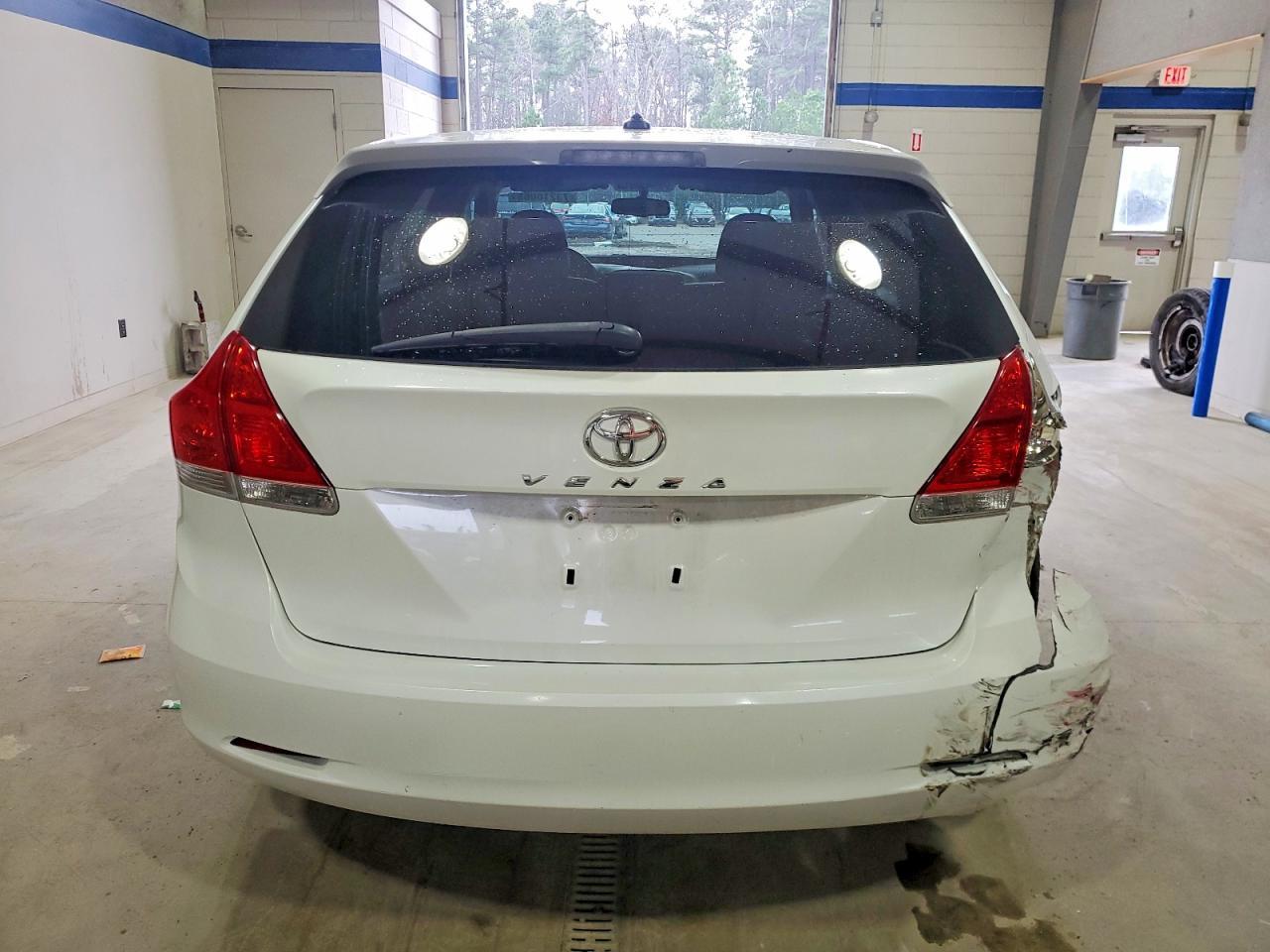2010 TOYOTA VENZA