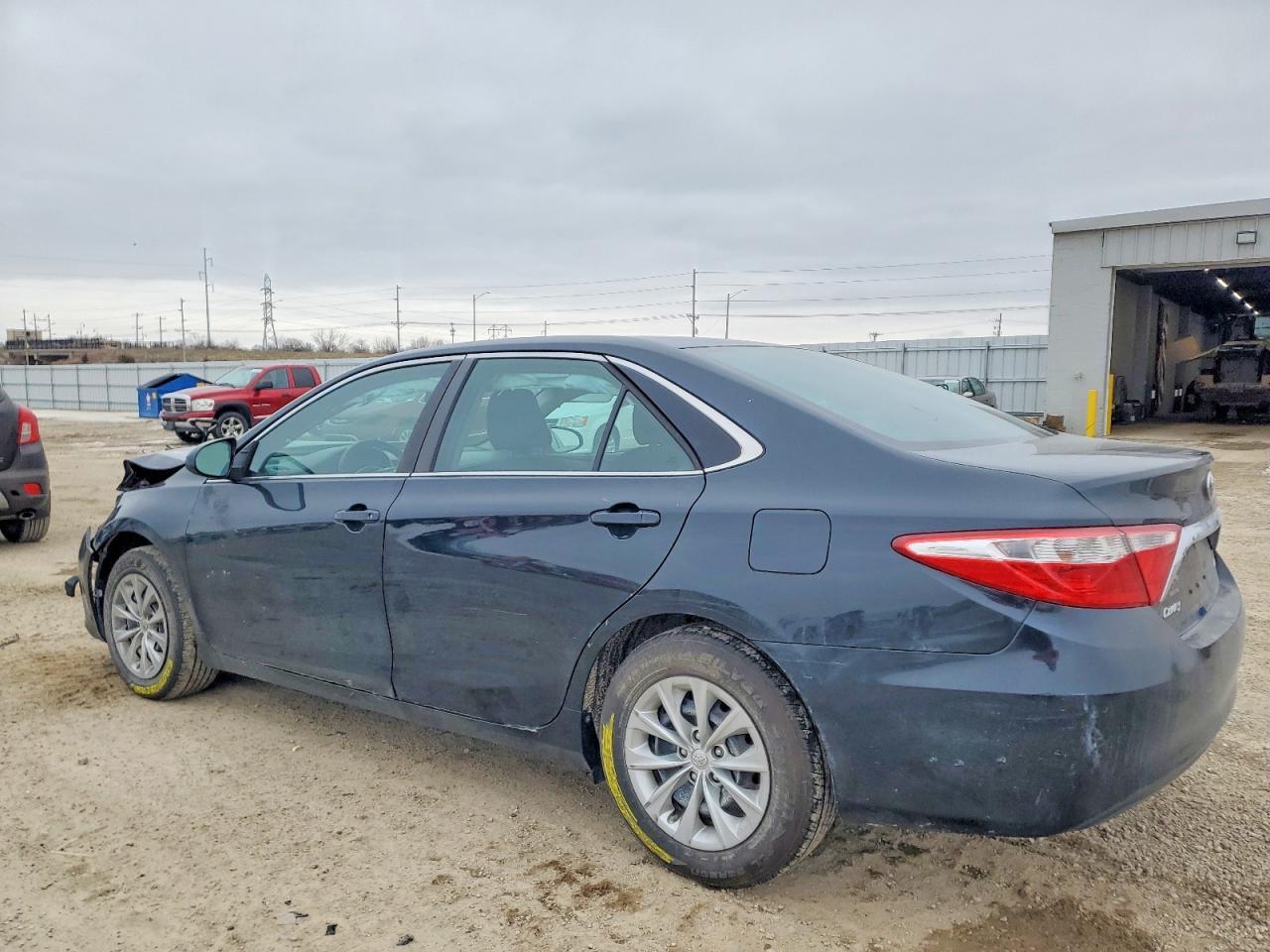 2016 TOYOTA CAMRY