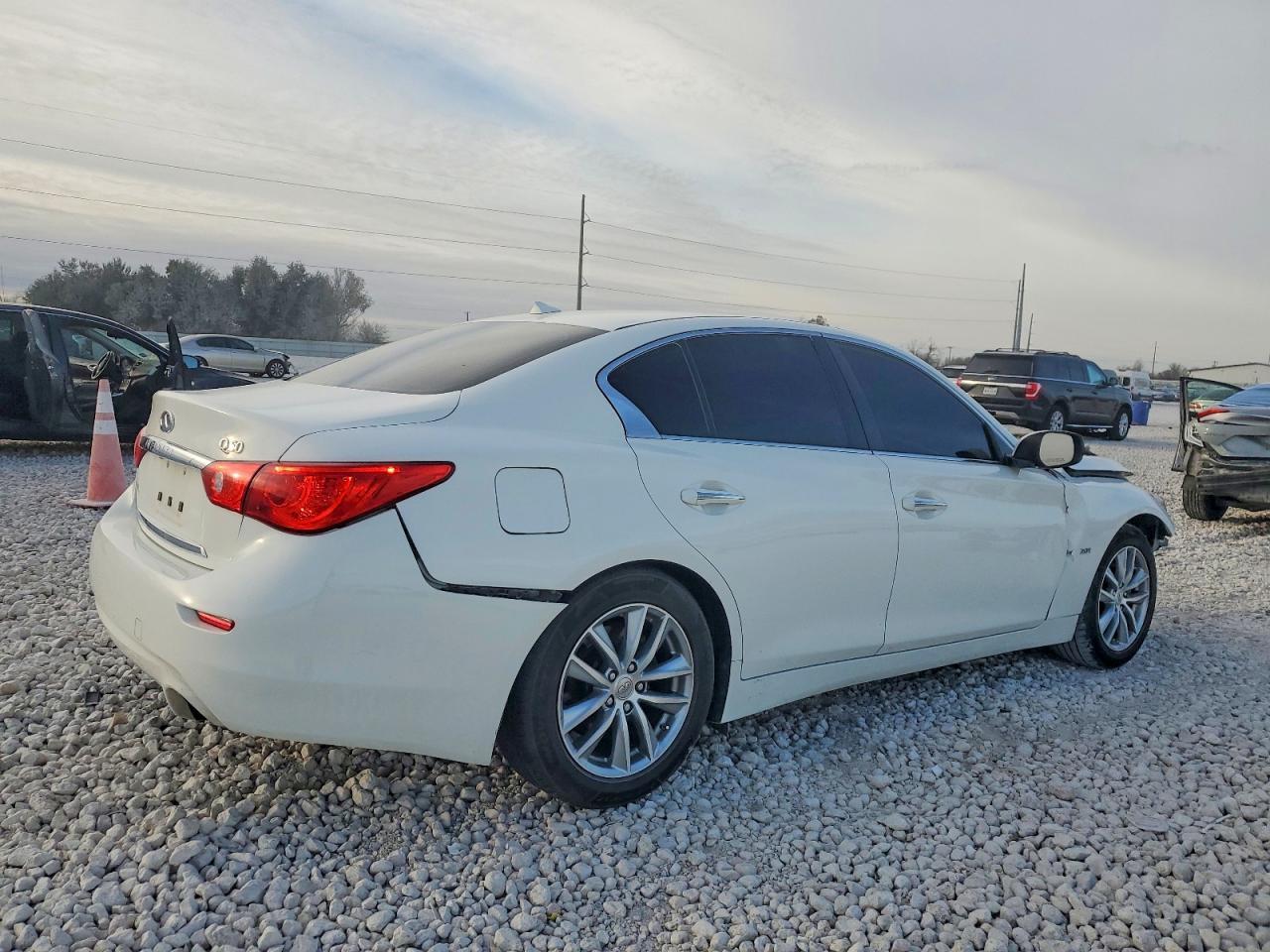 2017 INFINITI Q50