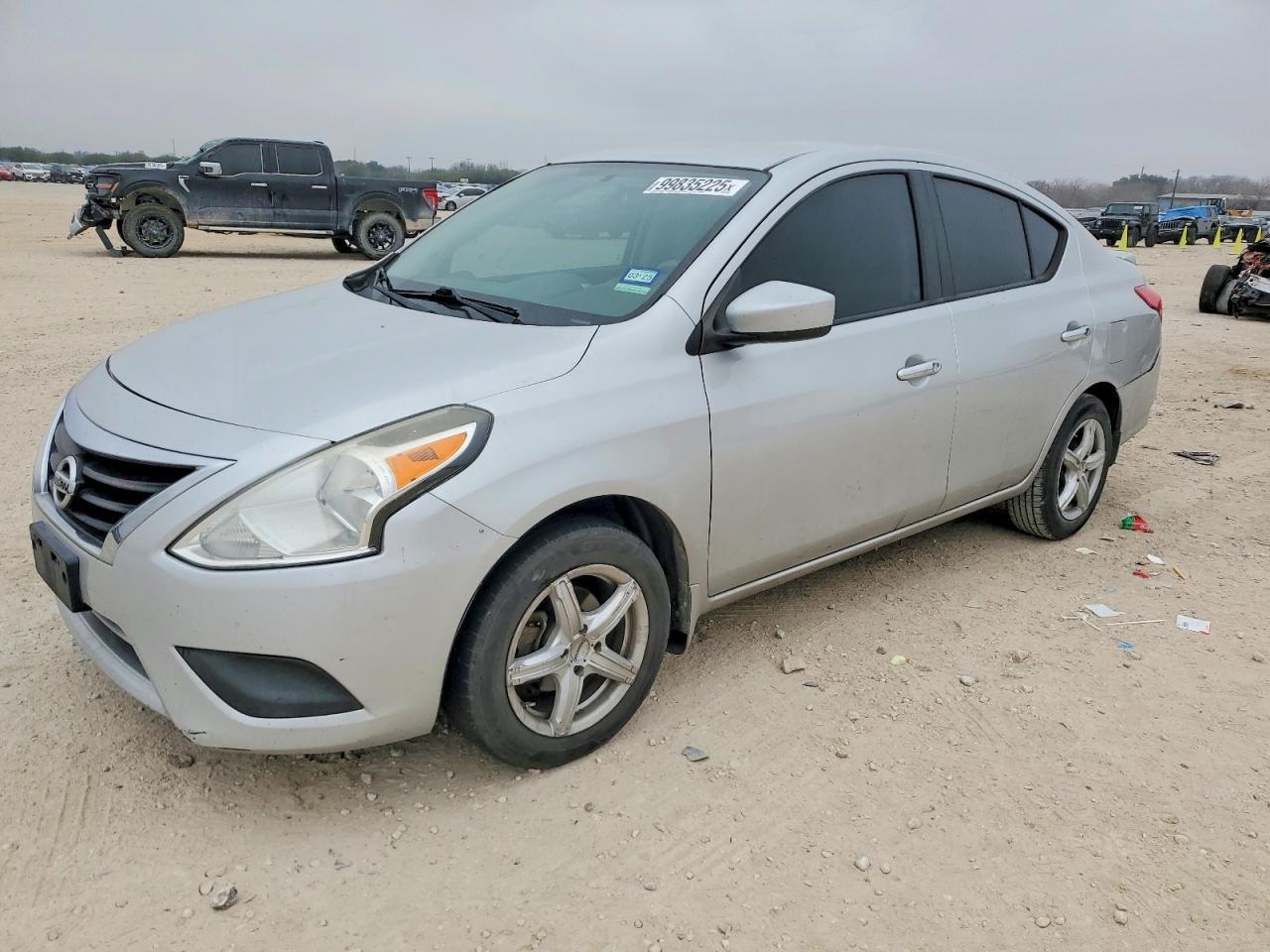 2016 NISSAN VERSA