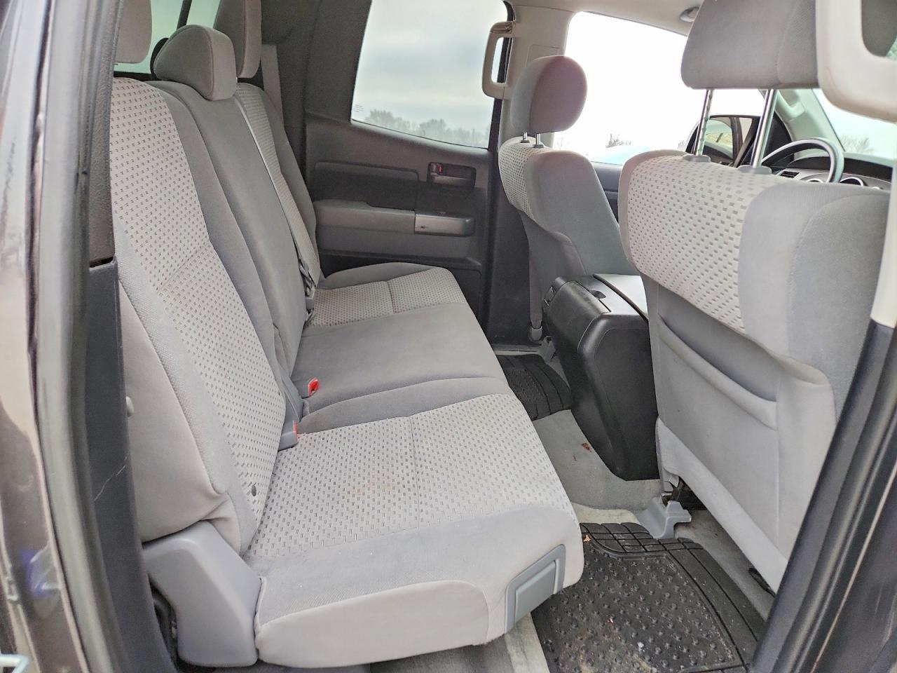 2011 TOYOTA TUNDRA