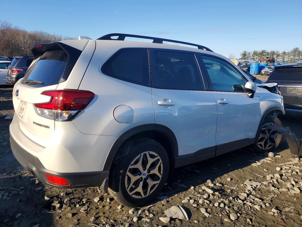 2023 SUBARU FORESTER