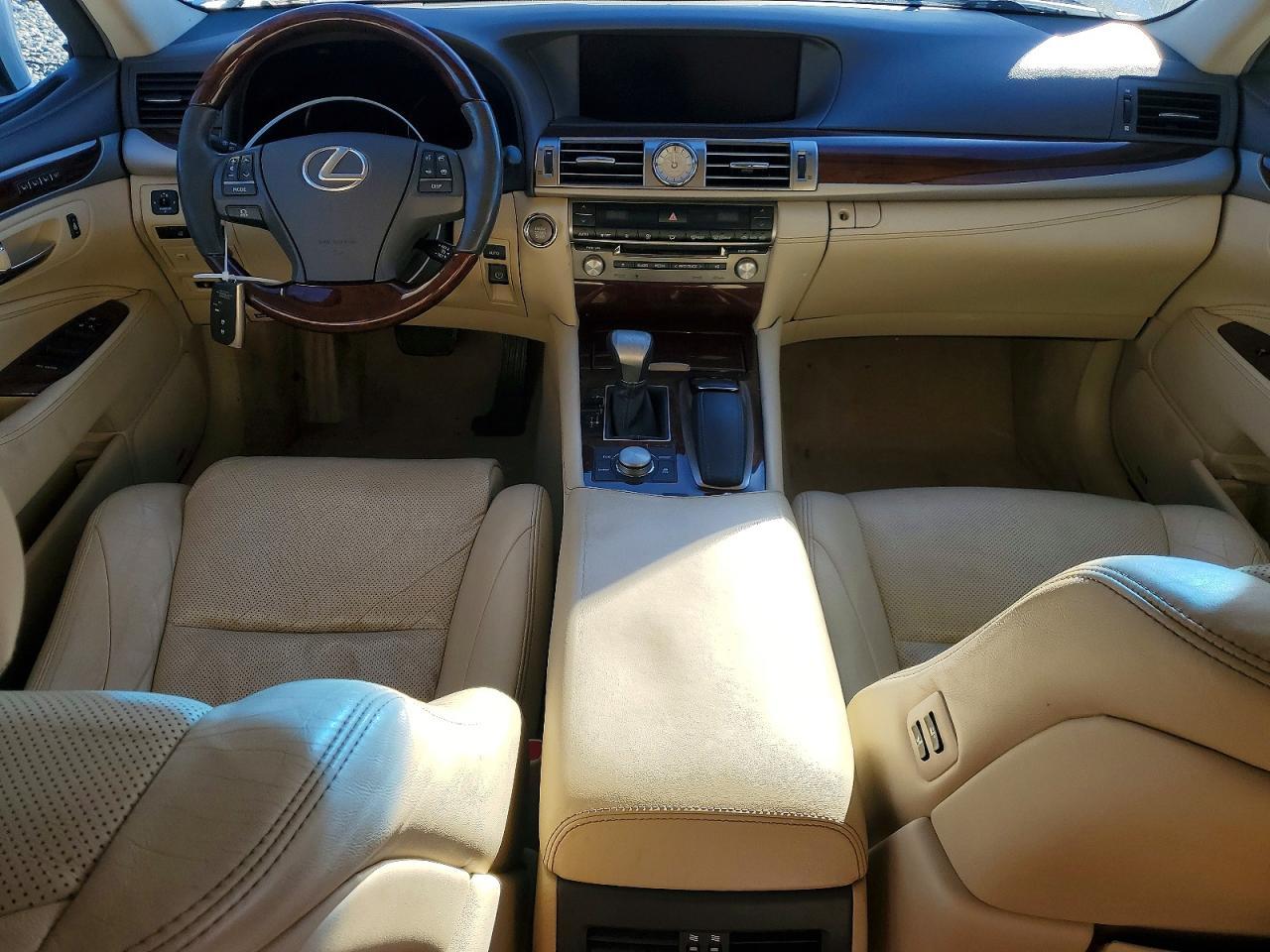 2013 LEXUS LS 460
