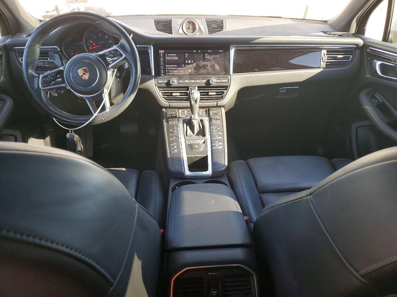 2021 PORSCHE Macan