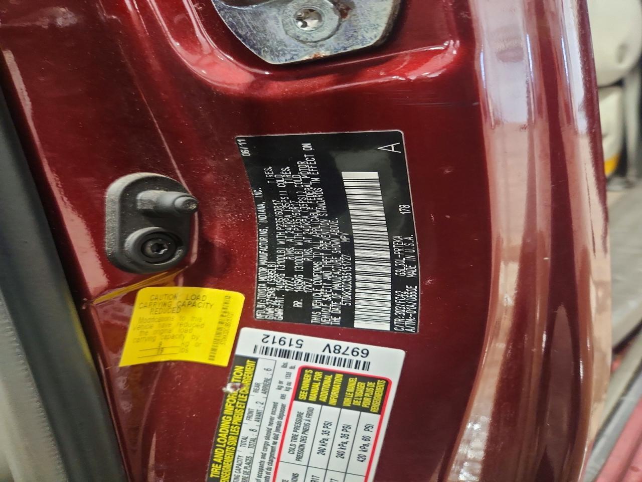 2011 TOYOTA SIENNA