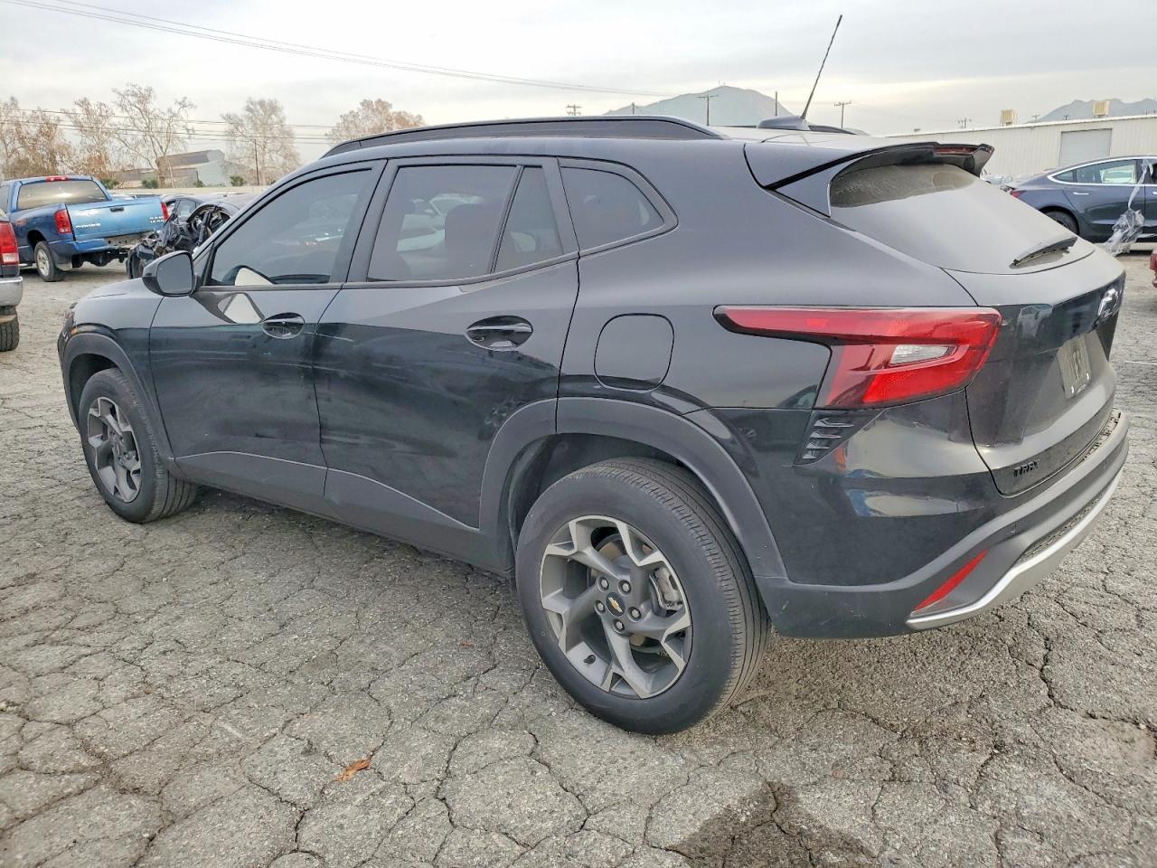 2025 CHEVROLET TRAX
