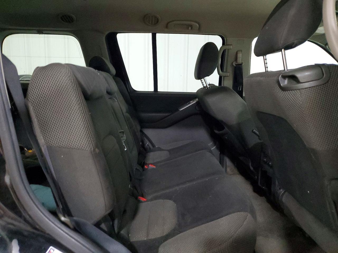 2011 NISSAN PATHFINDER
