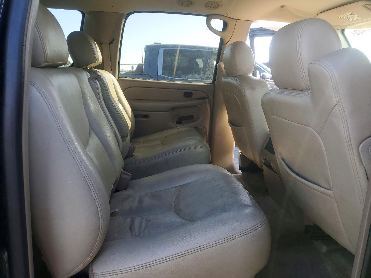 2004 CHEVROLET Suburban