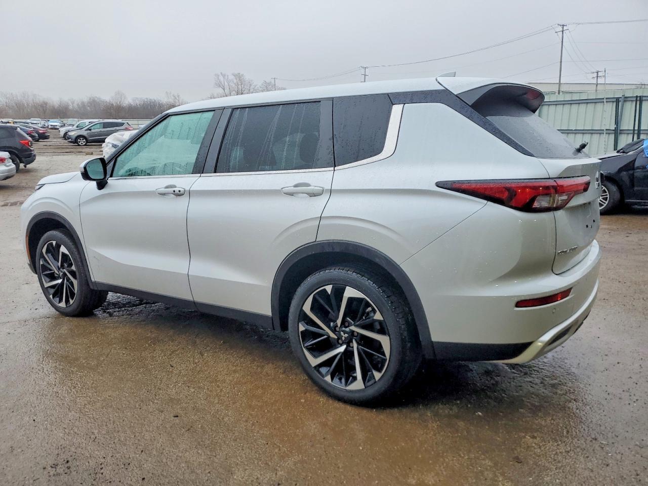 2022 MITSUBISHI outlander