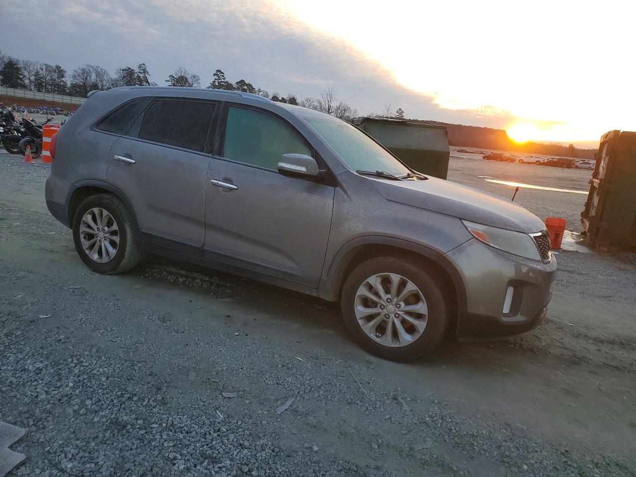 2015 KIA SORENTO