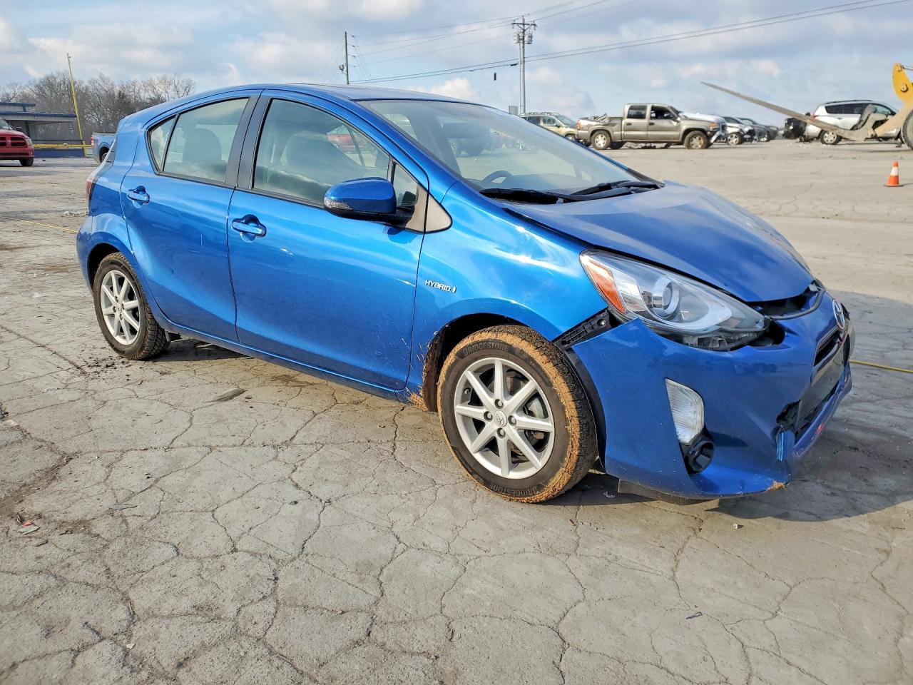 2016 TOYOTA Prius c