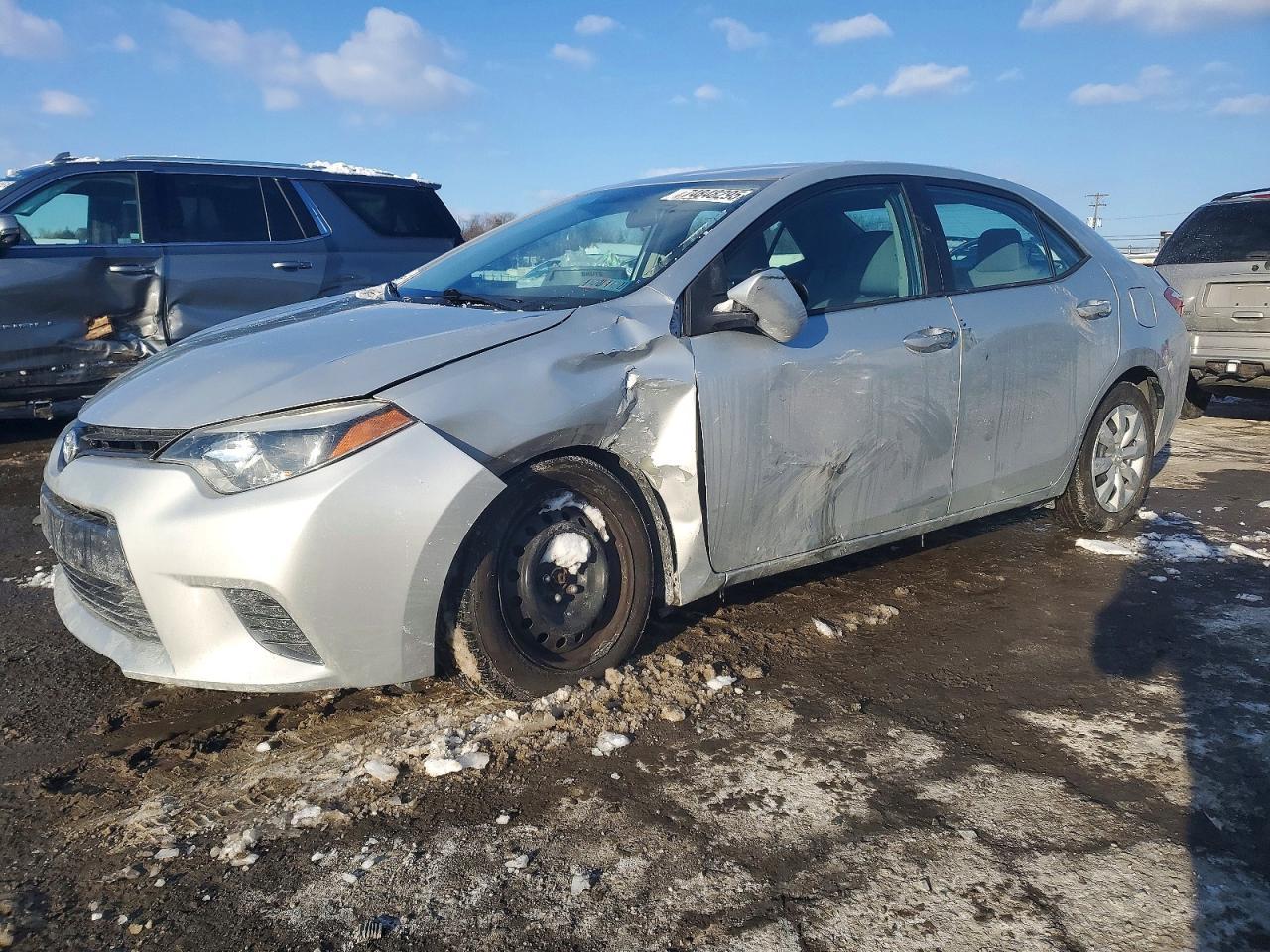 2015 TOYOTA COROLLA