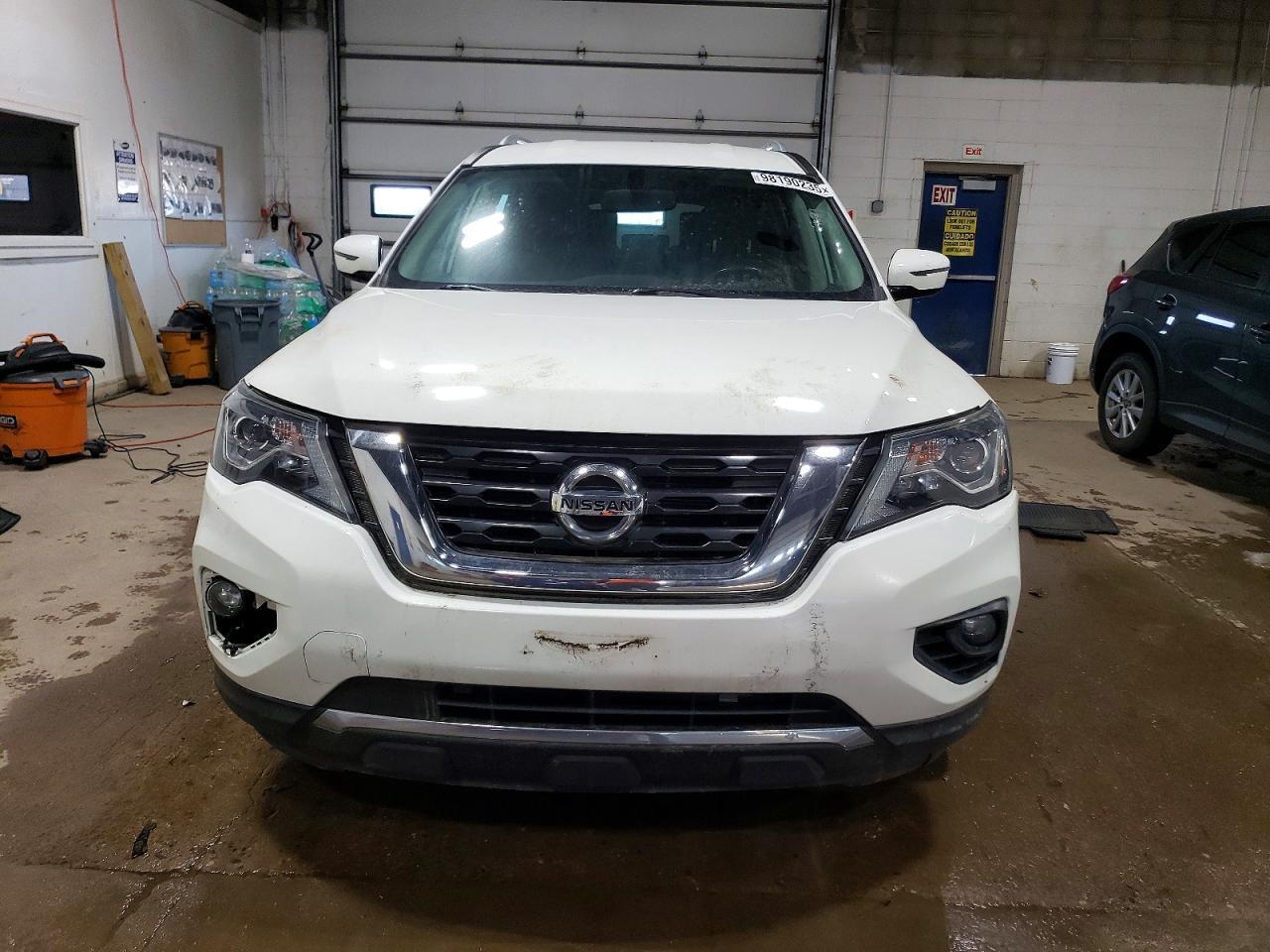 2017 NISSAN PATHFINDER