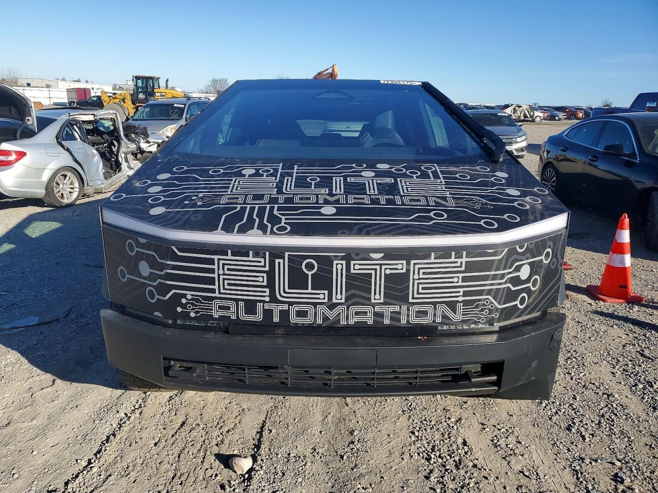 2024 TESLA Cybertruck