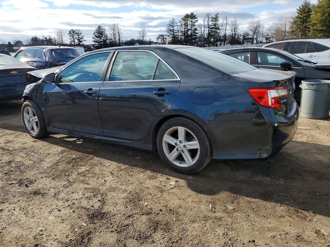 2014 TOYOTA CAMRY