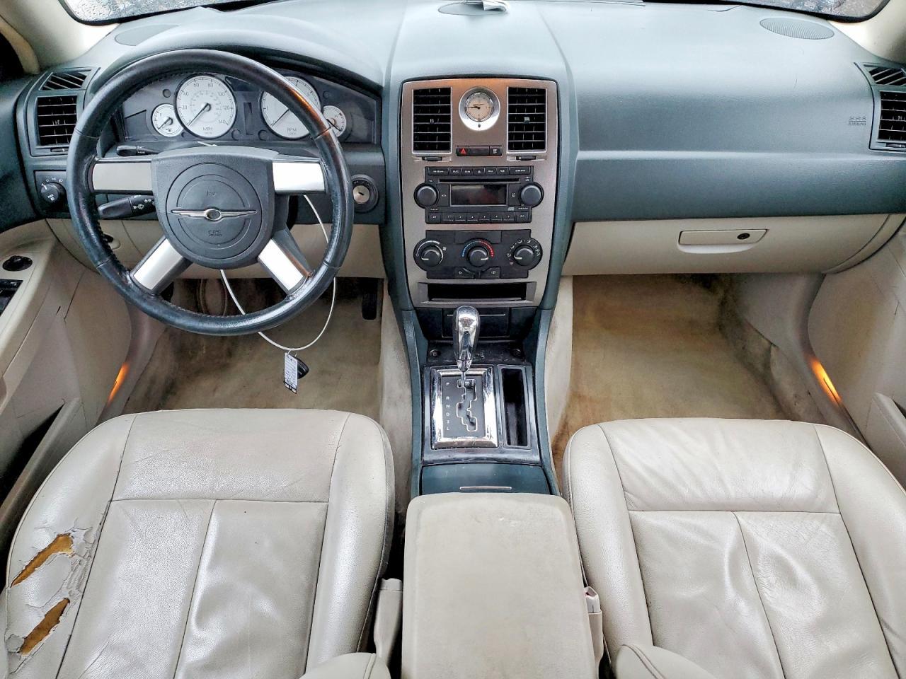 2005 CHRYSLER 300