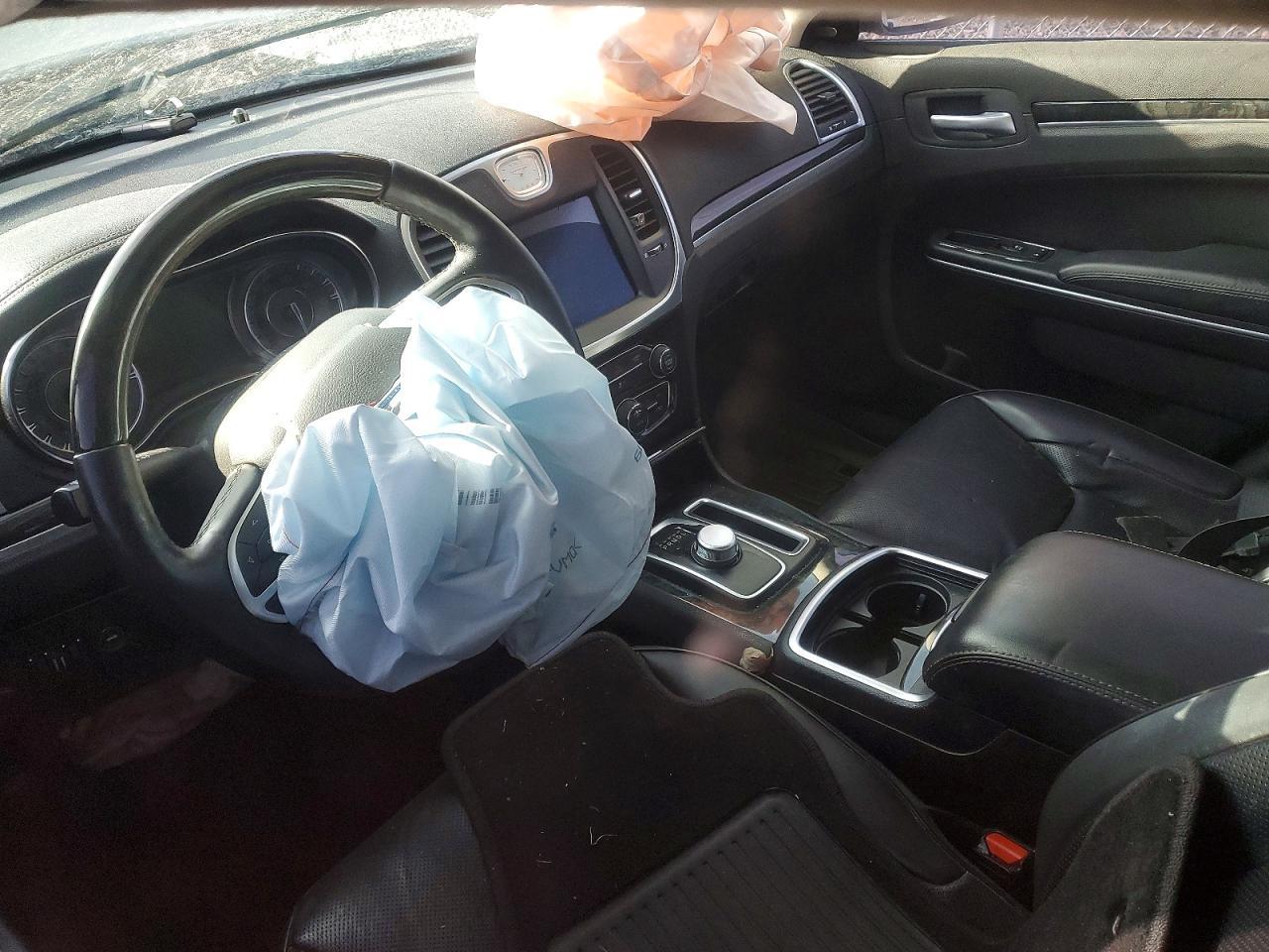 2018 CHRYSLER 300