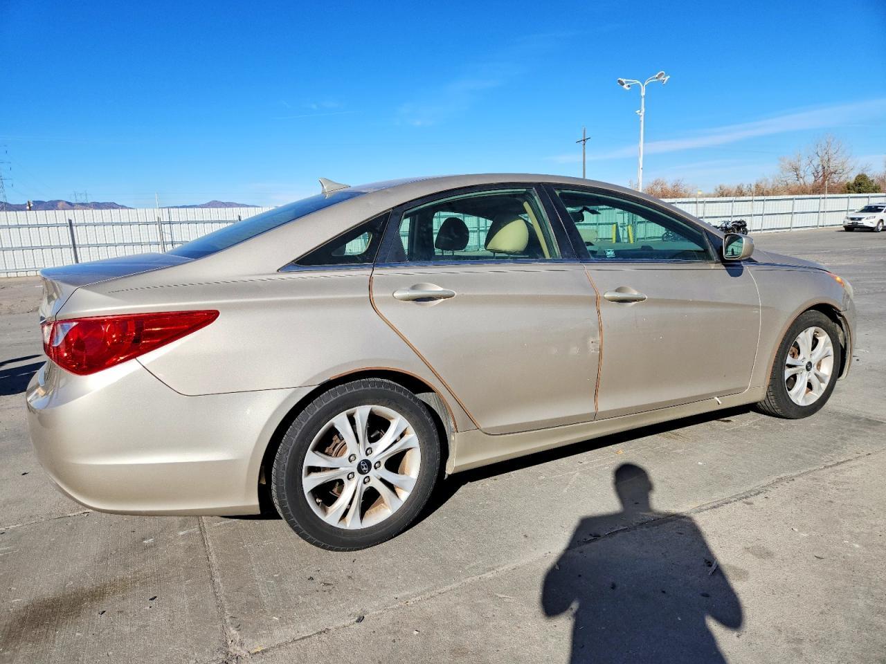2011 HYUNDAI SONATA