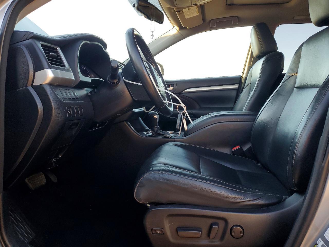 2015 TOYOTA HIGHLANDER