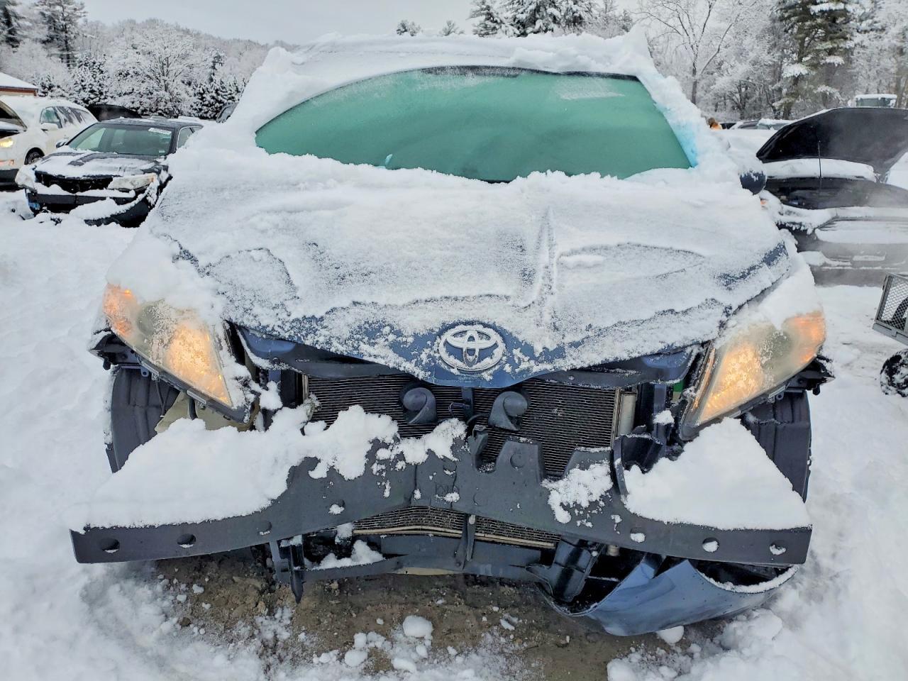 2013 TOYOTA SIENNA