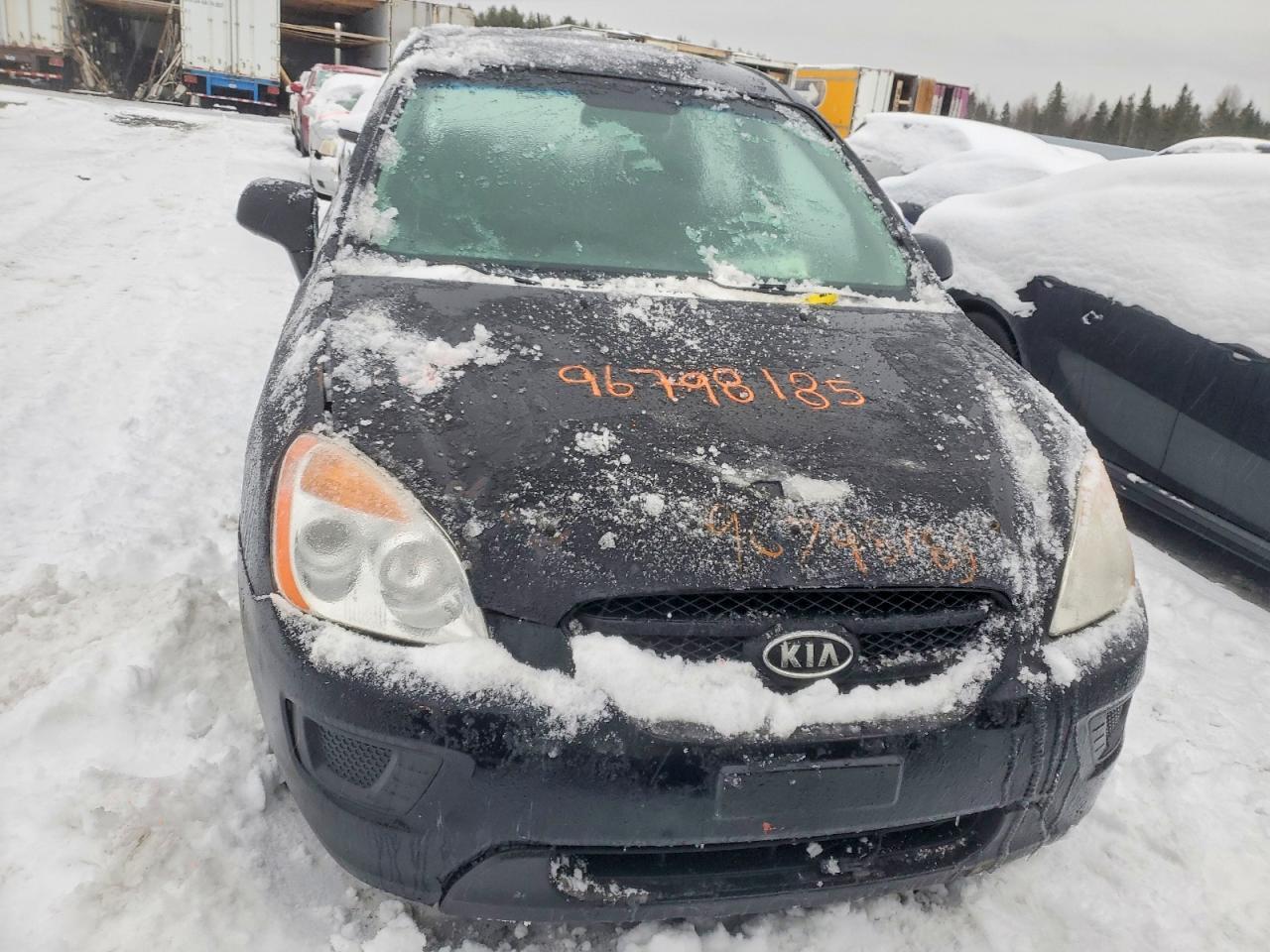 2010 KIA RONDO