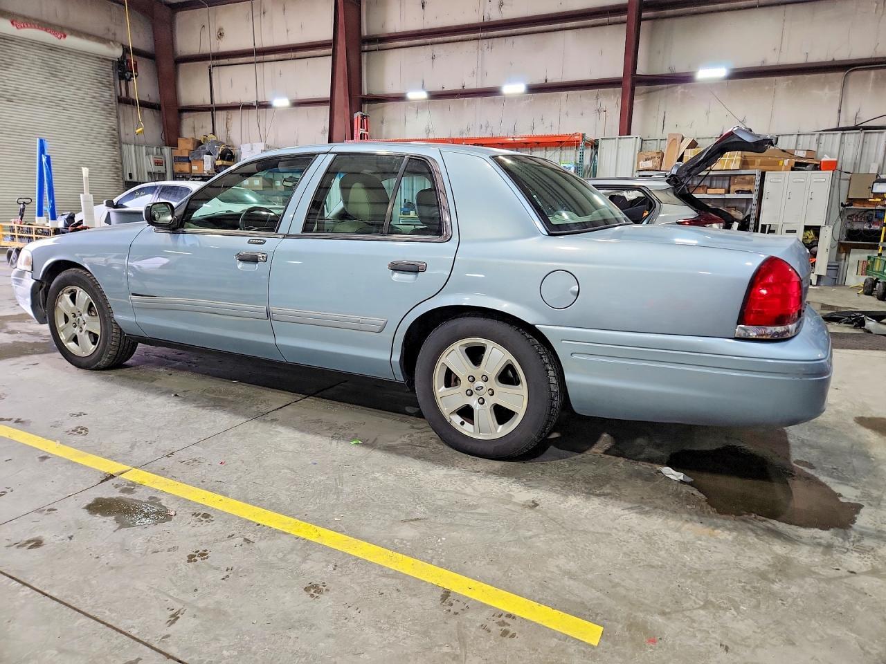 2011 FORD Crown Victoria