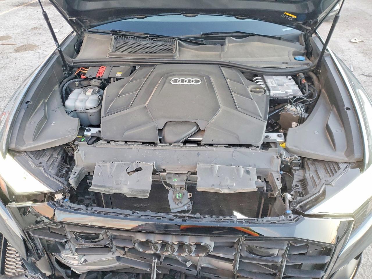 2022 AUDI Q8