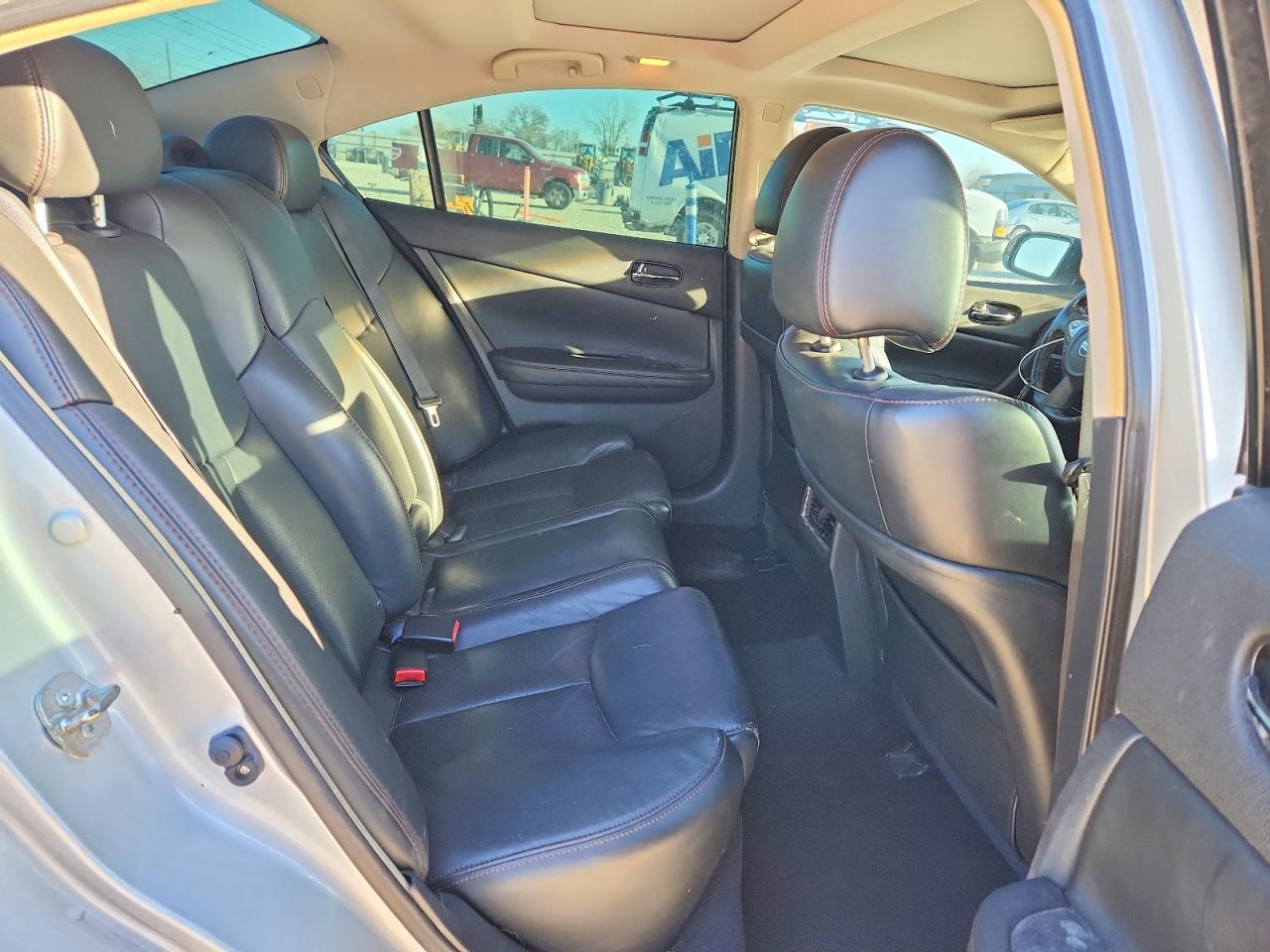 2014 NISSAN Maxima