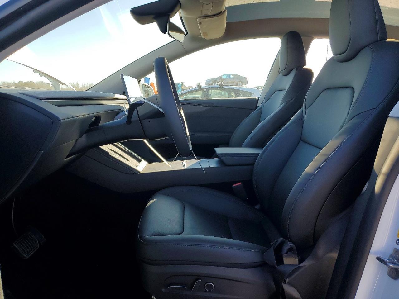 2026 TESLA MODEL Y