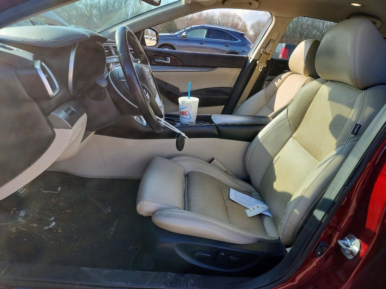 2017 NISSAN Maxima