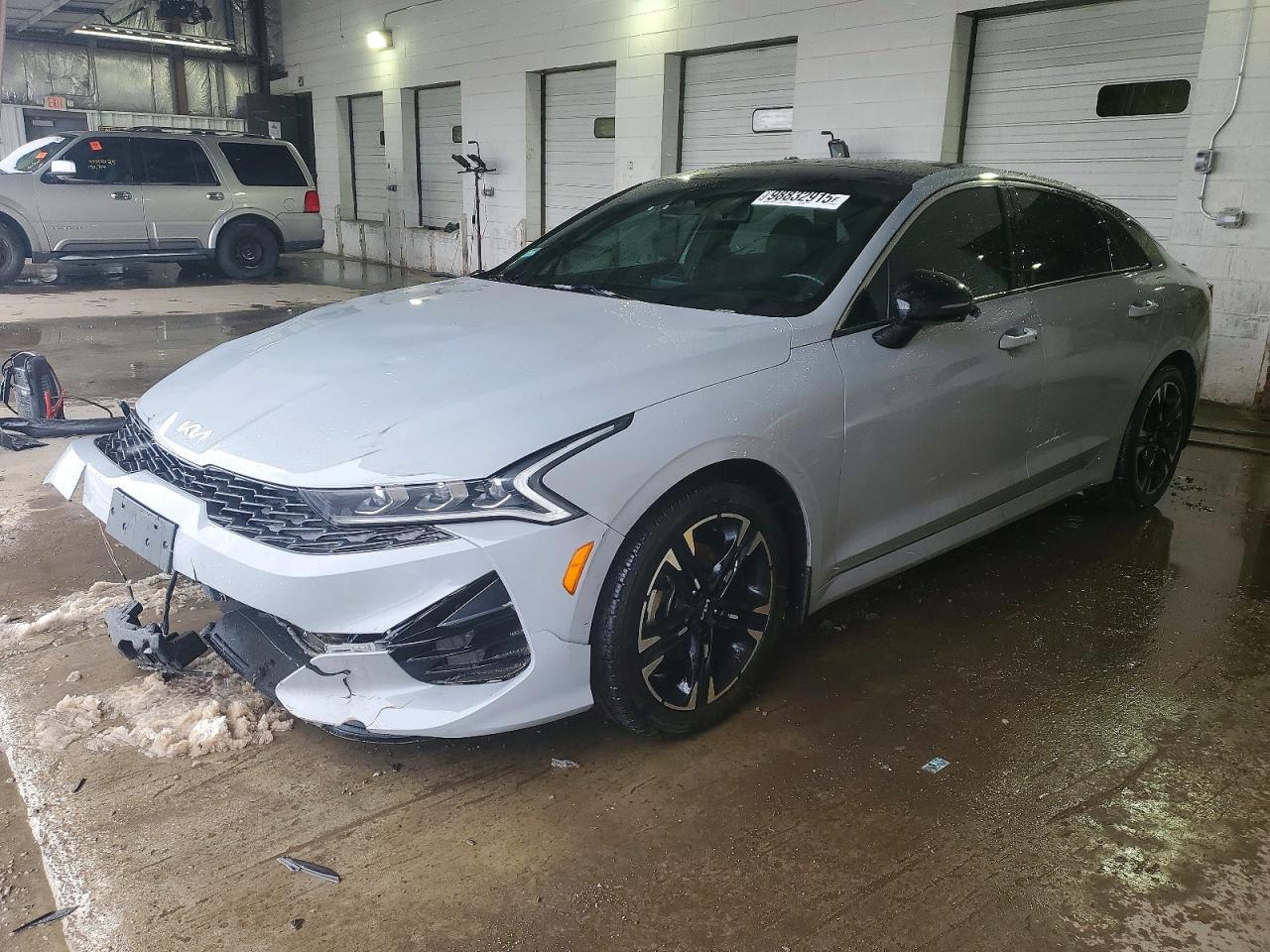 2022 KIA K5