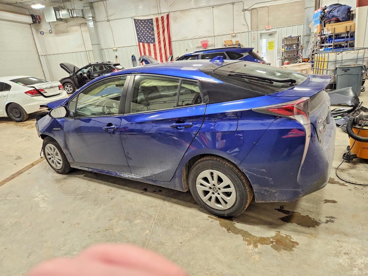 2017 TOYOTA PRIUS