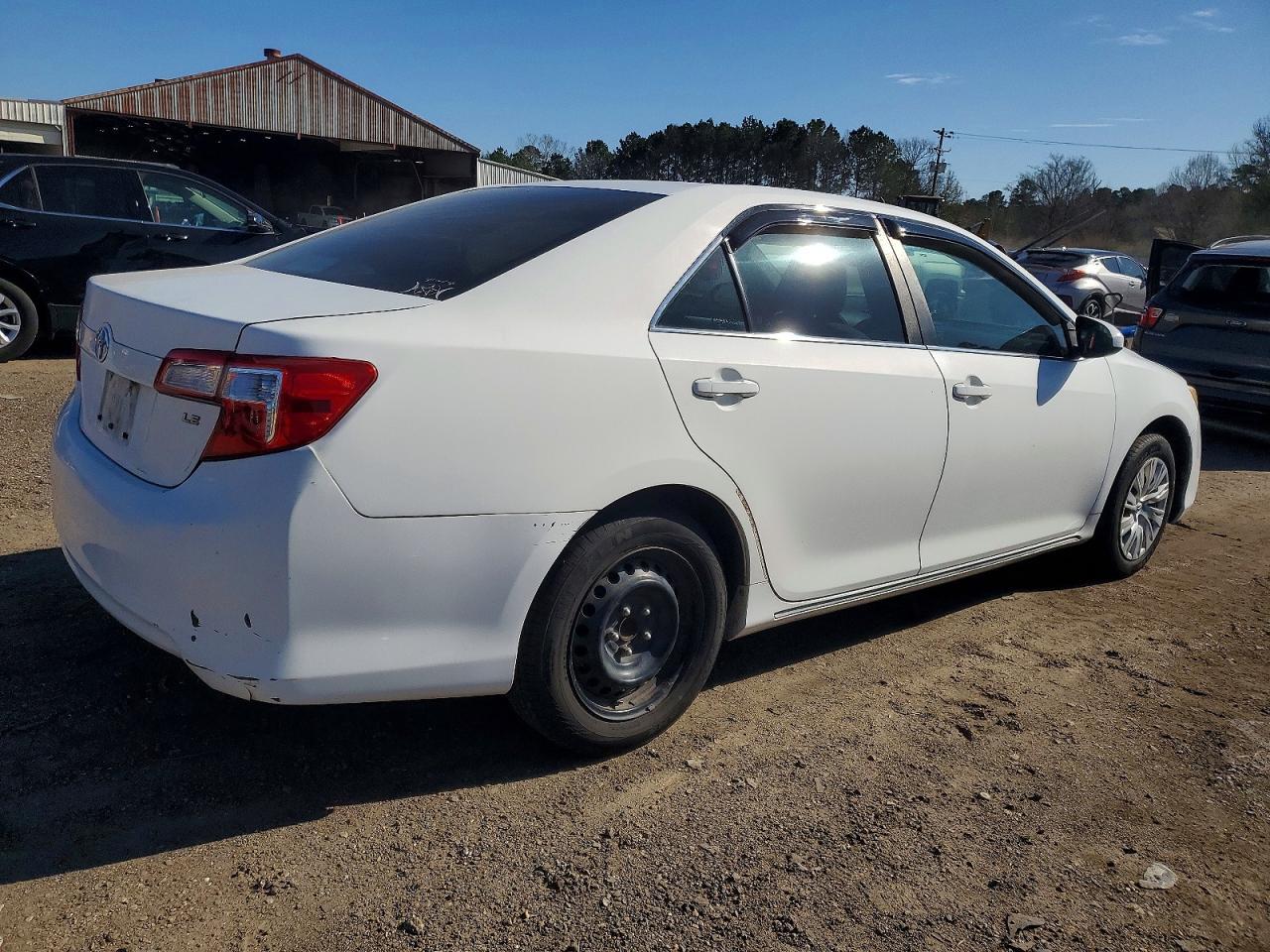 2014 TOYOTA CAMRY