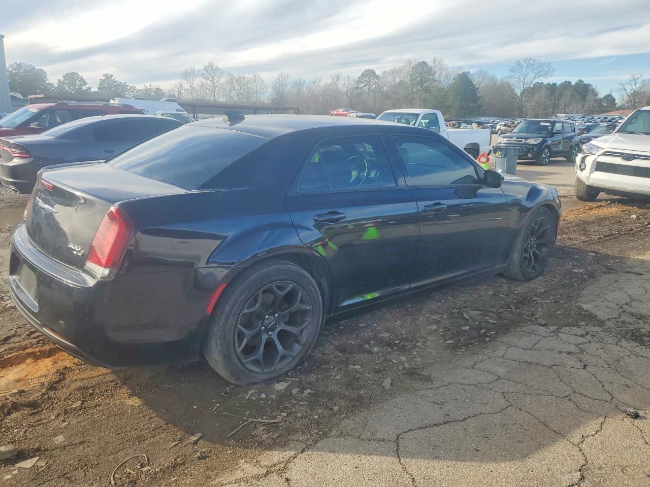 2019 CHRYSLER 300