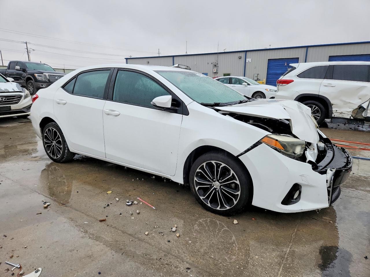 2015 TOYOTA COROLLA