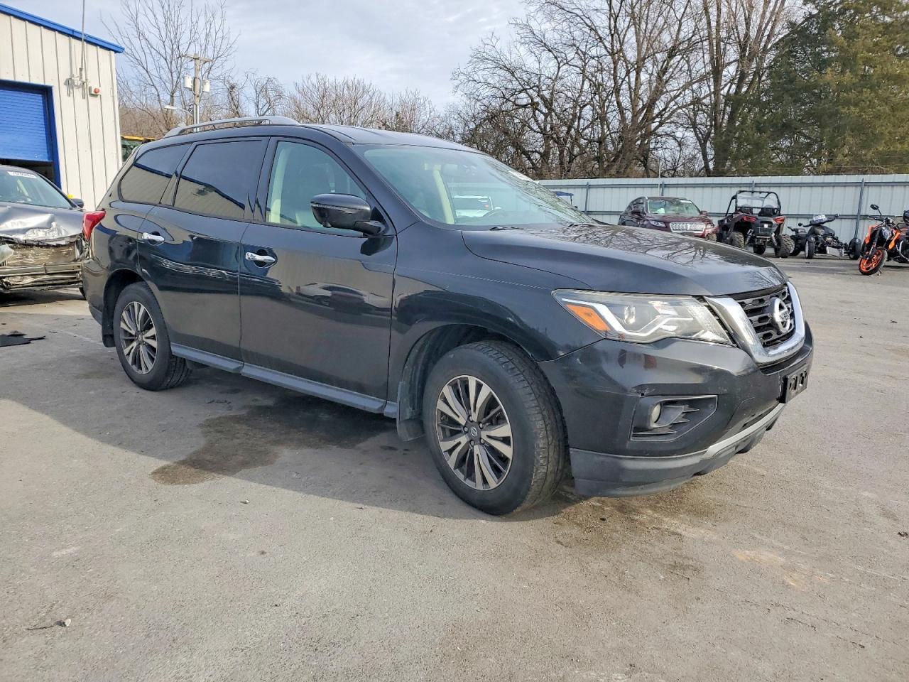 2017 NISSAN PATHFINDER