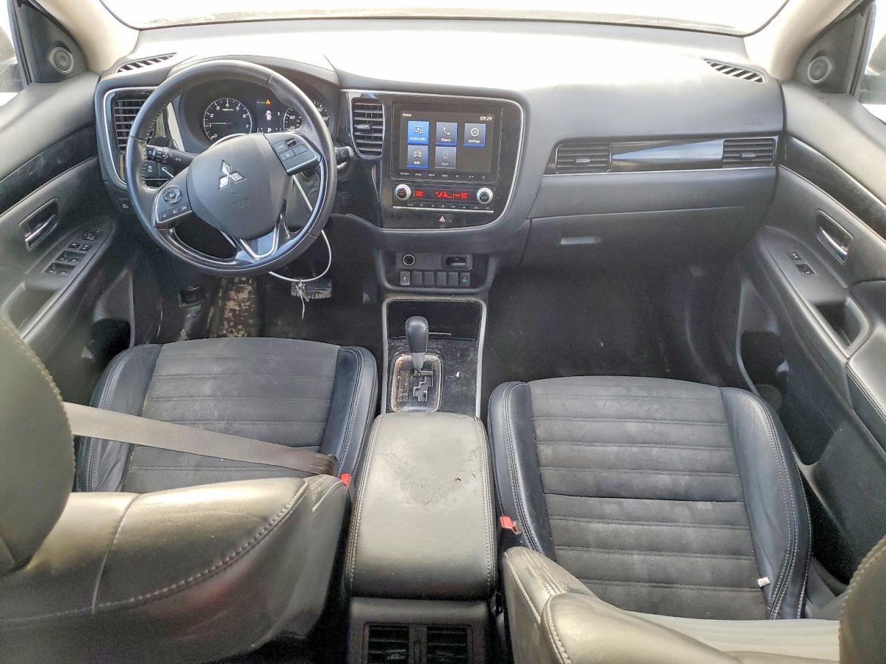 2020 MITSUBISHI outlander