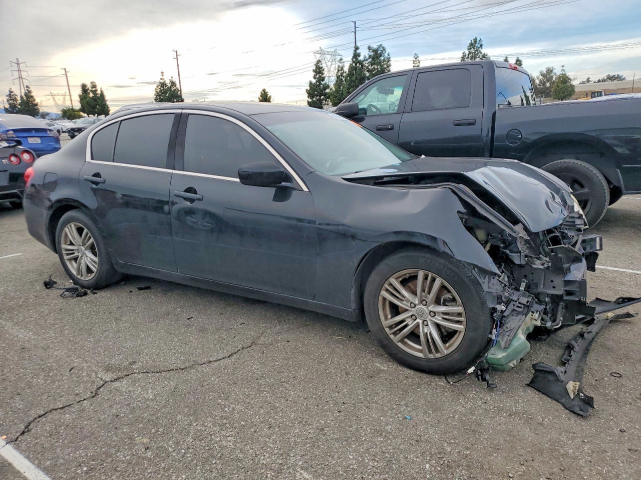 2011 INFINITI G25