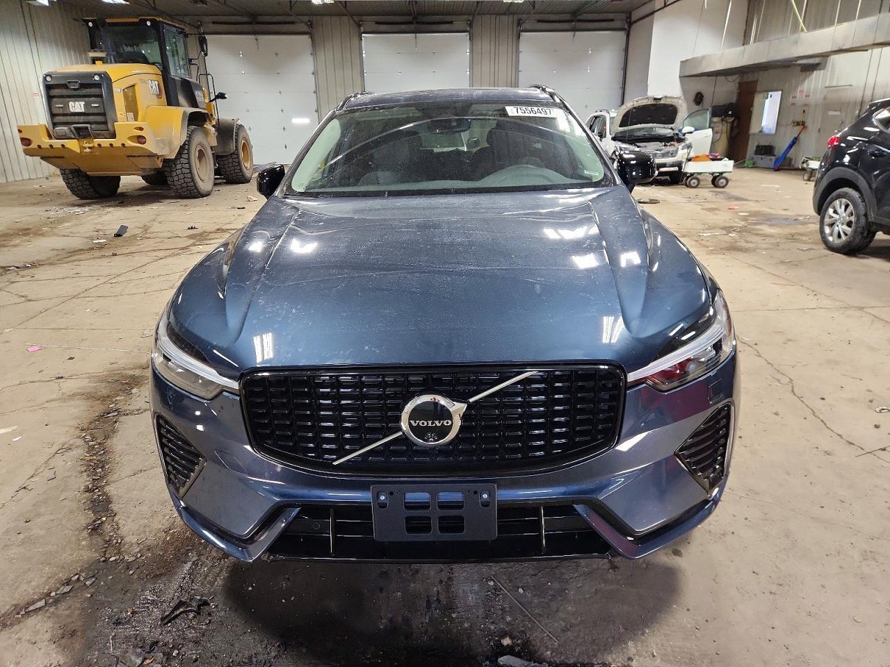 2025 VOLVO XC60
