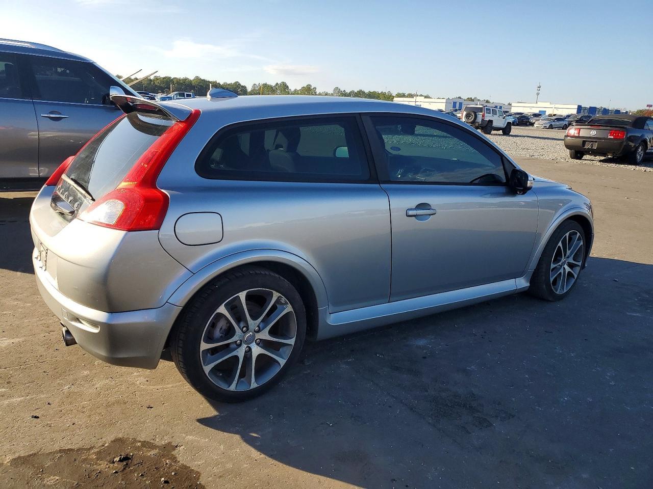 2010 VOLVO C30