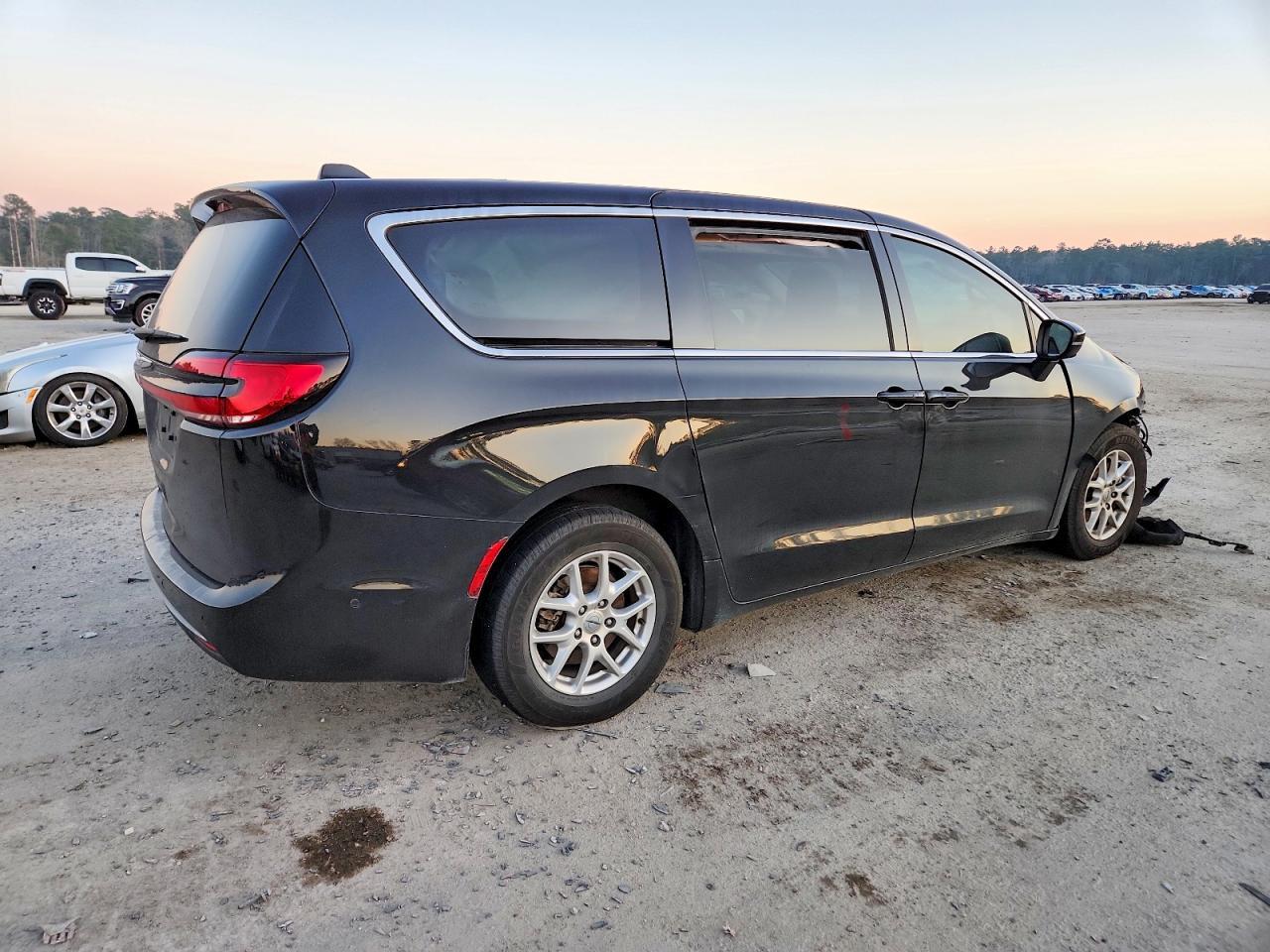 2023 CHRYSLER Pacifica