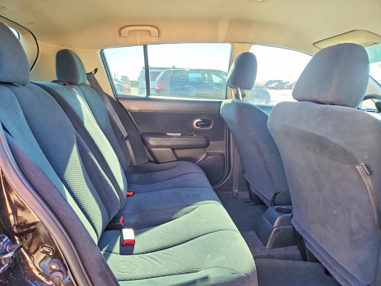 2011 NISSAN VERSA